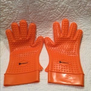 ETEKCITY HEAT RESISTANT GLOVES